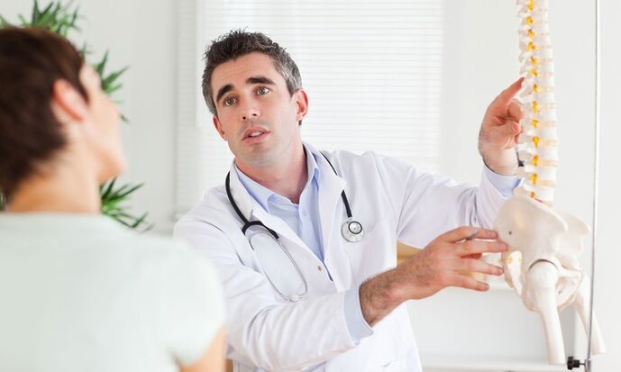 Osteokondroz semptomlarınız varsa, omurganın donanım muayenesini reçete etmesi için bir doktora danışmalısınız.